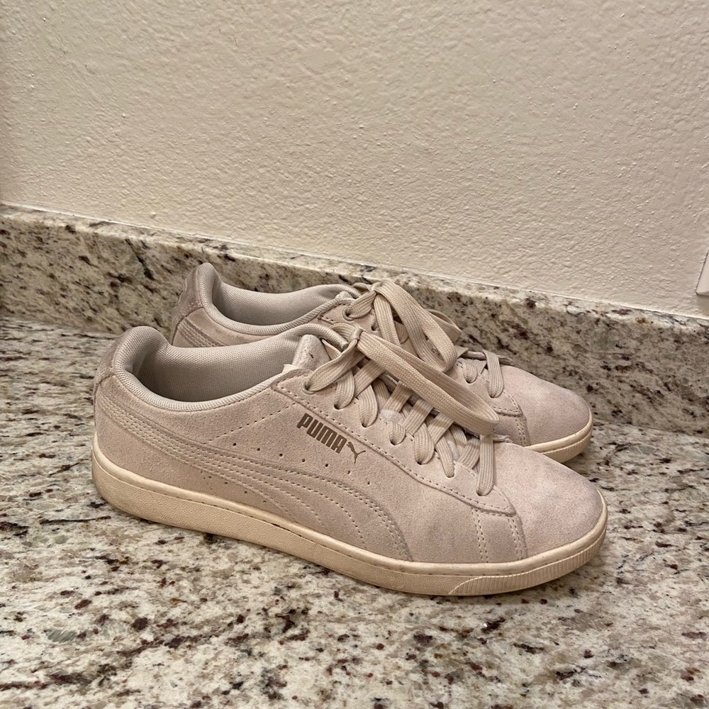 Puma Sneakers